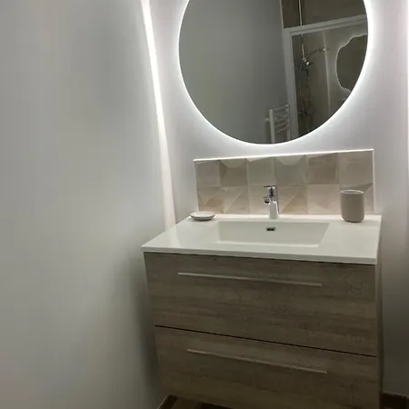 Domus Aurea Maison Doree 滨海雅尔